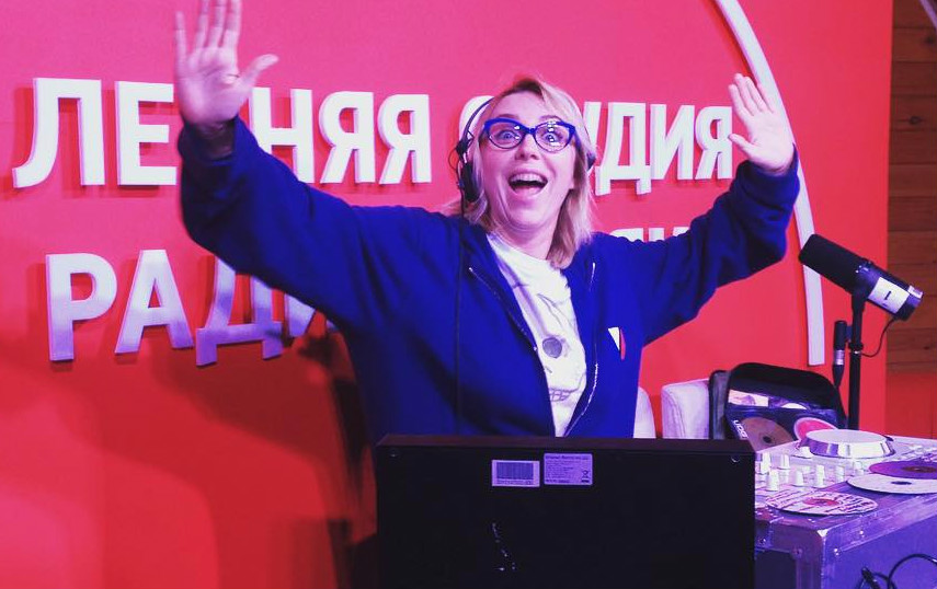 Маргарита Митрофанова в летней студии радио "Маяк"